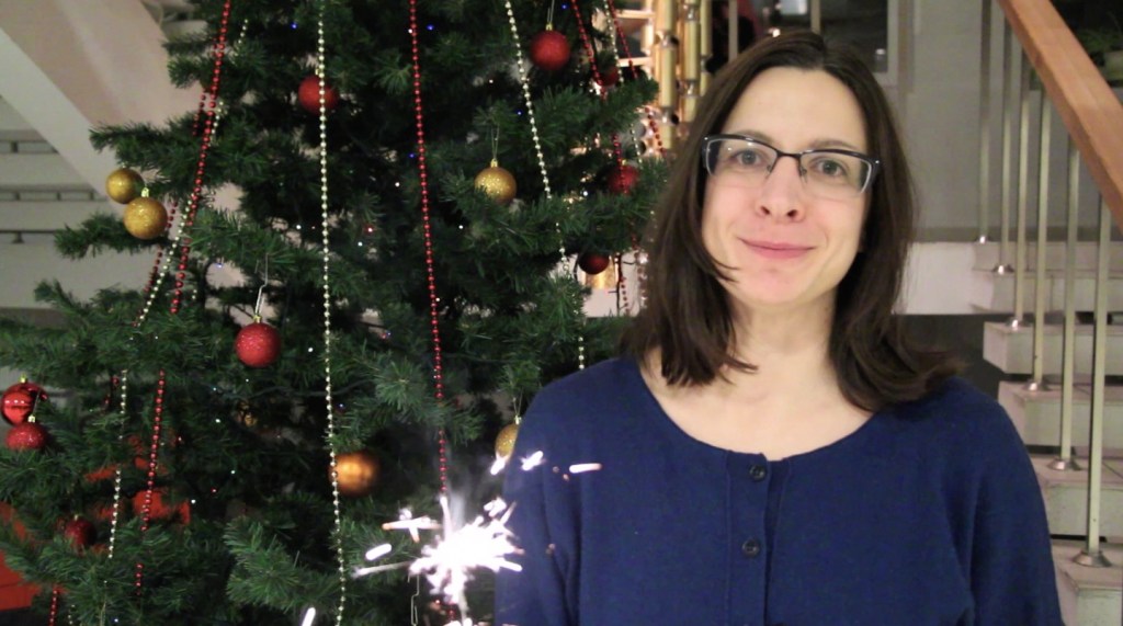 РОЖДЕСТВЕНСКИЙ КАЛЕНДАРЬ: НОВОГОДНИЕ ПОЗДРАВЛЕНИЯ ОТ СТУДЕНТОВ И ПРЕПОДАВАТЕЛЕЙ&nbsp;ЕГУ