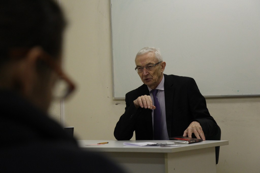 Слова, слова, слова, но не слово… Эгоистичная наука  и безграничное доминирование ее идеалов и&nbsp;норм