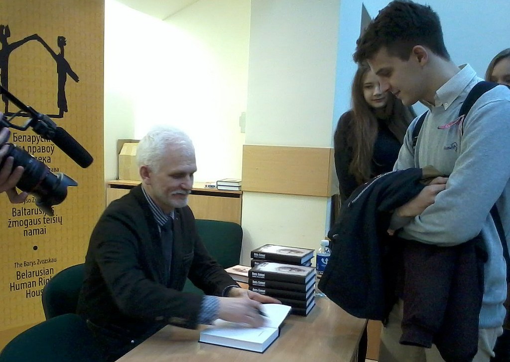 Алесь Бяляцкі прэзентаваў у ЕГУ кнігу «Халоднае крыло&nbsp;Радзімы»