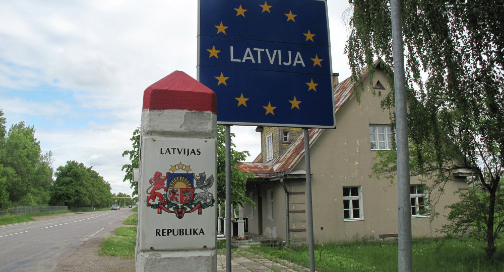 Самоисключенные: раскол общества Латвии