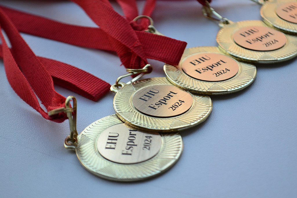 «Work hard — play hard»: церемония награждения победителей турнира EHU&nbsp;Esport